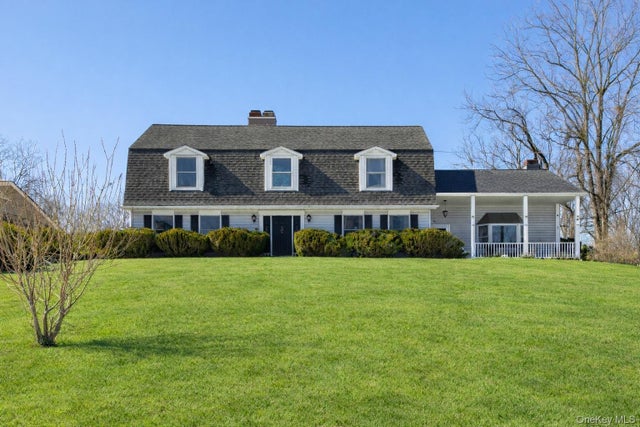 40 Ireland Drive, Poughkeepsie