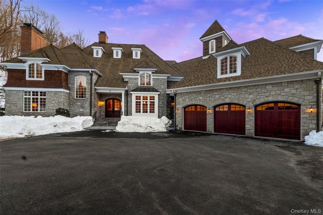 26 Hollow Ridge Road, Mount Kisco