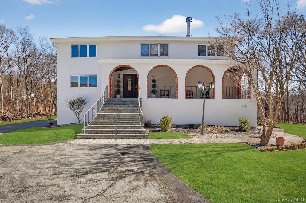 7 Fairgreen Court, Cortlandt Manor