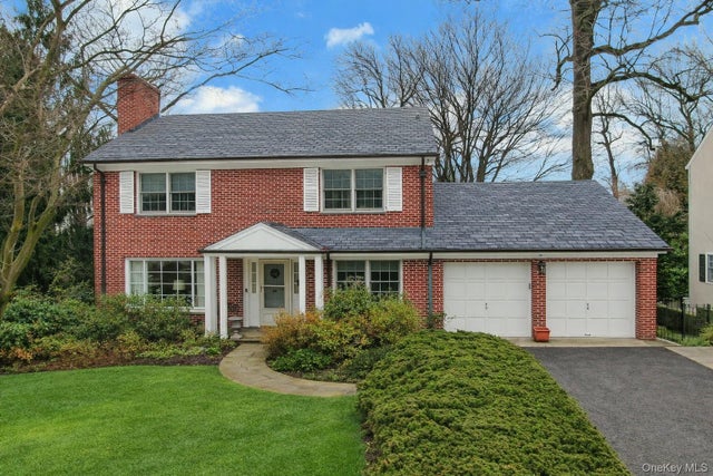 48 Highland Circle, Bronxville