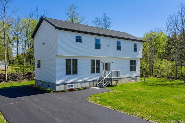 6 Maple Avenue, Hurleyville