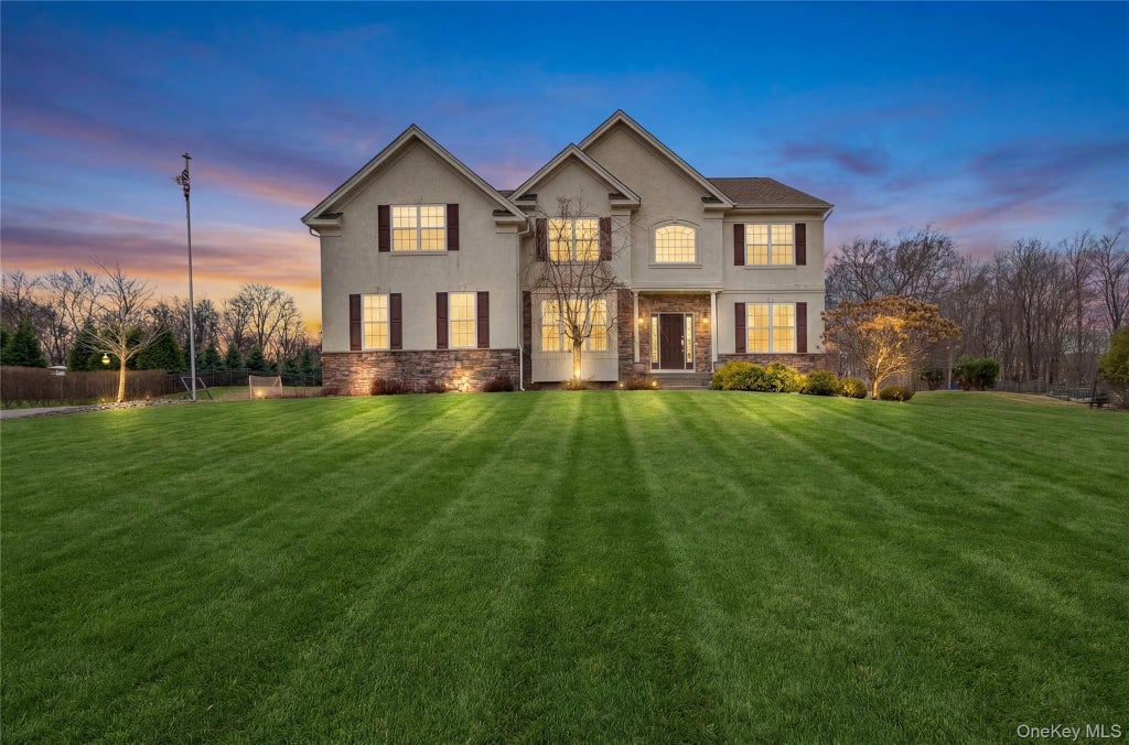 75 Luthien Forest Road, Rock Tavern