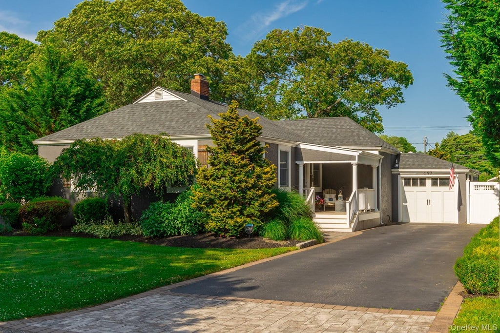 157 Sayville Boulevard, Sayville Property Listing: MLS® #982293