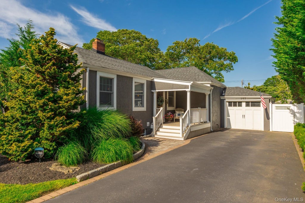 157 Sayville Boulevard, Sayville Property Listing: MLS® #982293