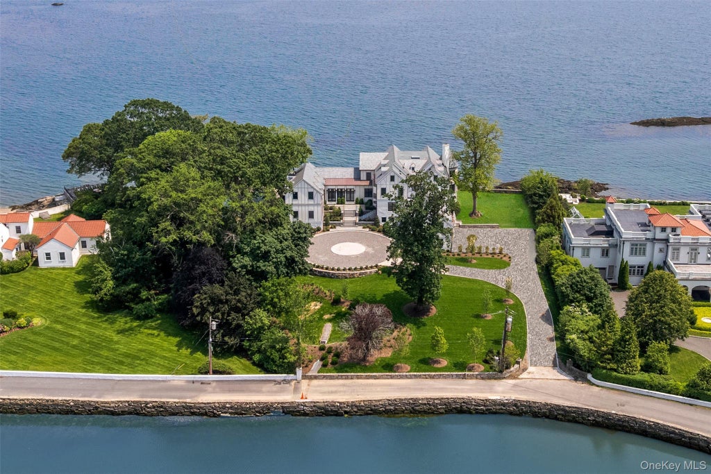 104 Premium Point Road, Mamaroneck