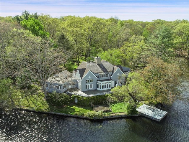 28 Heron Lake Road, Bedford