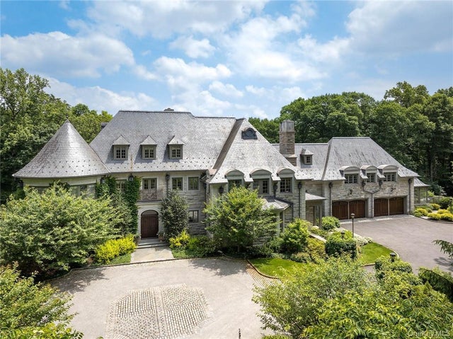 17 Cowdray Park Drive, Armonk