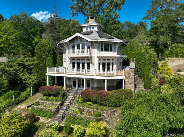 33 Truesdale Lake Drive, South Salem