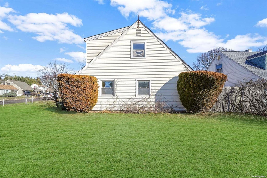 2 of 32 - 2491 1st St., East Meadow, NY