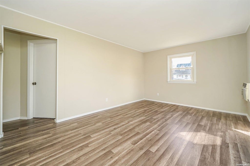 6 of 32 - 2491 1st St., East Meadow, NY