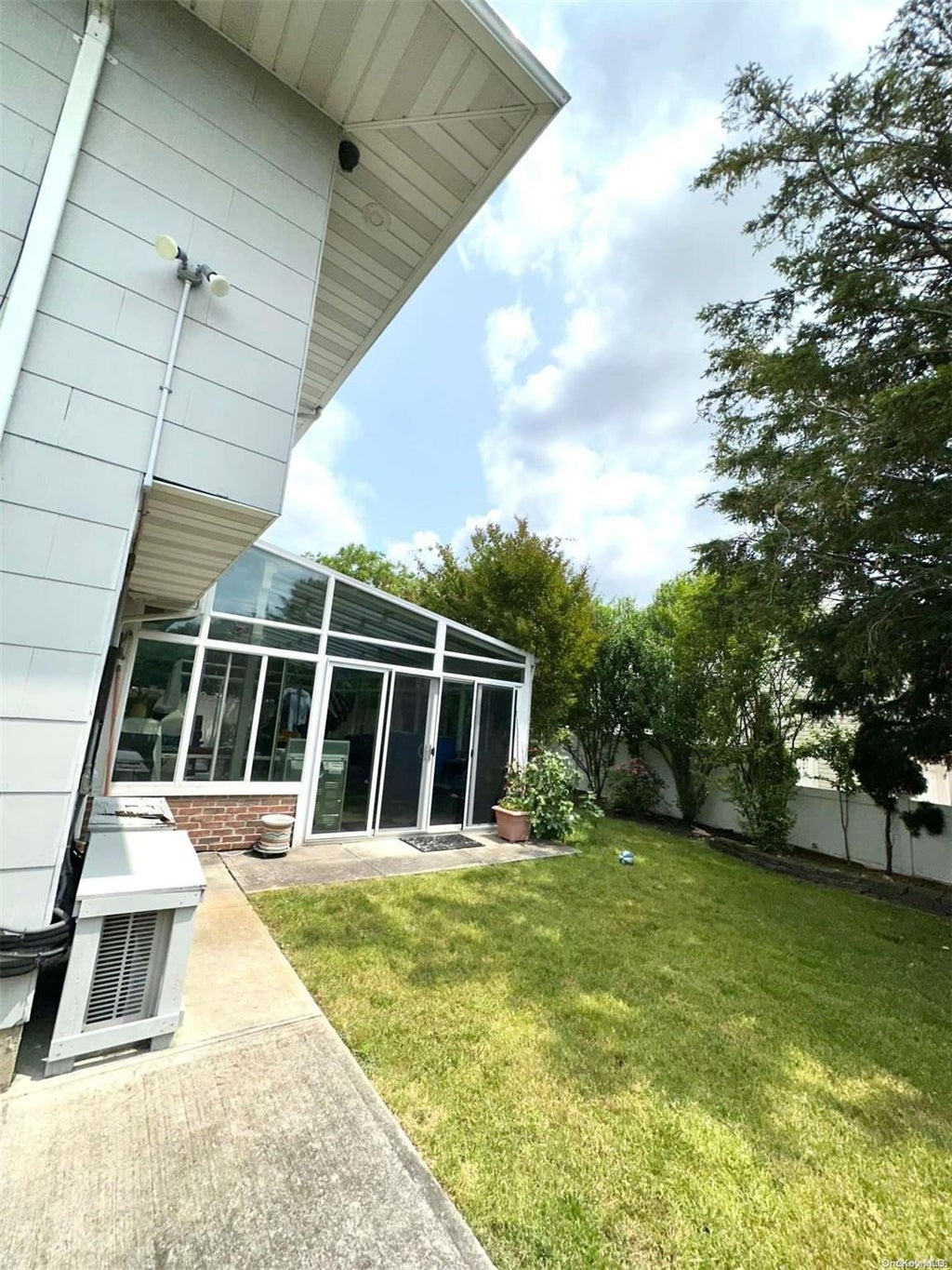 6 of 32 - 746 Vivian Court # 1, Baldwin, NY
