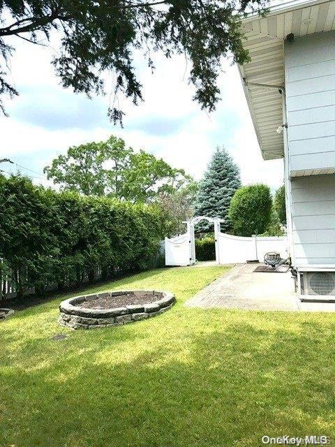 8 of 32 - 746 Vivian Court # 1, Baldwin, NY