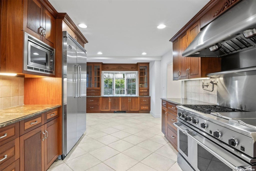7 of 30 - 37 Union Avenue, Center Moriches, NY