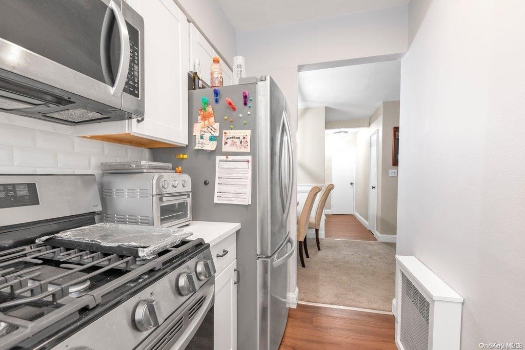 6 of 13 - 504 Merrick Road 2e, Lynbrook, NY