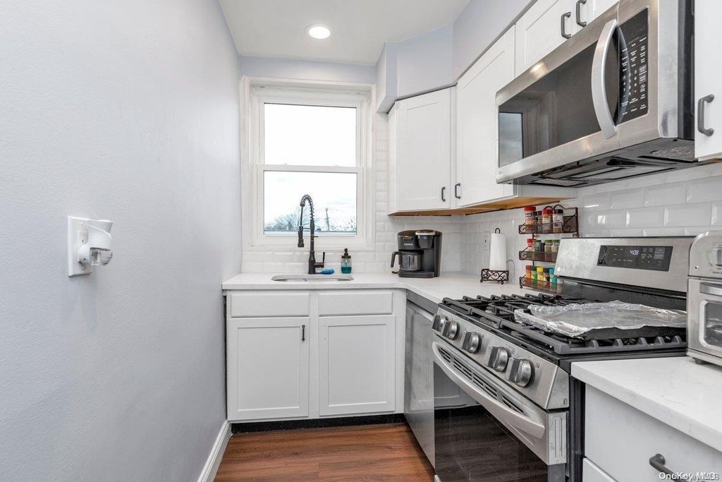 7 of 13 - 504 Merrick Road 2e, Lynbrook, NY