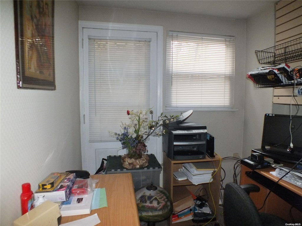 21 of 30 - 957 Jerome St., Baldwin, NY