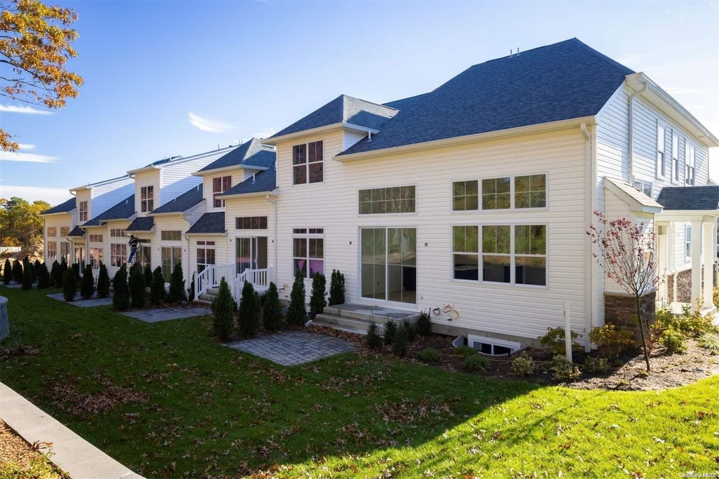 1 of 18 - 1239 Old Nichols Road 58, Islandia, NY