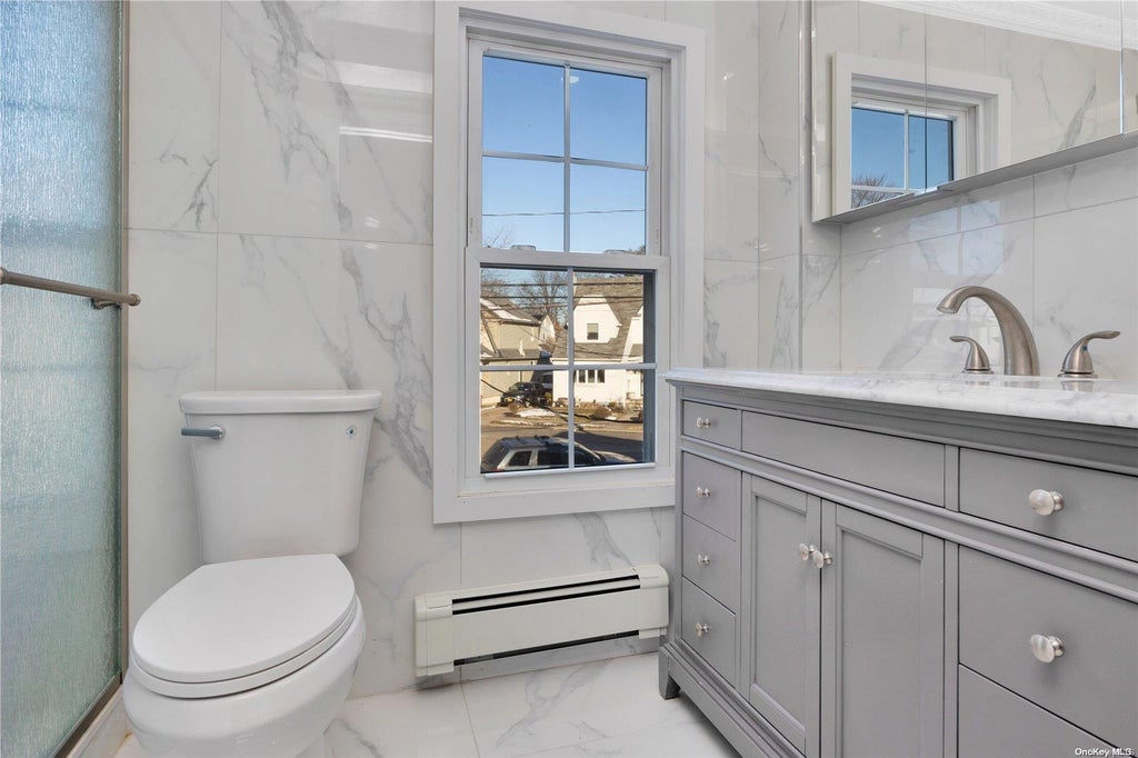 13 of 17 - 160 Rocklyn Avenue, Lynbrook, NY
