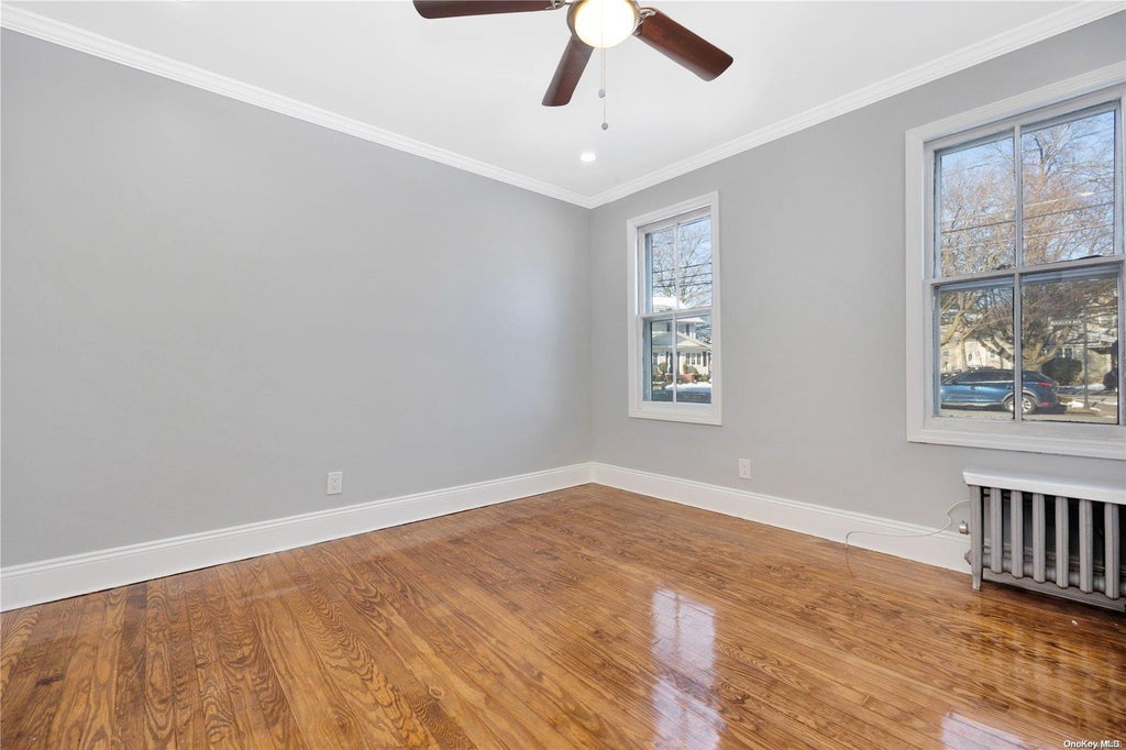 14 of 17 - 160 Rocklyn Avenue, Lynbrook, NY