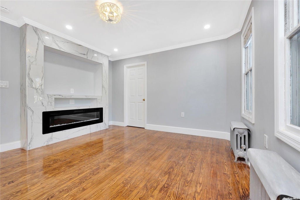 3 of 17 - 160 Rocklyn Avenue, Lynbrook, NY