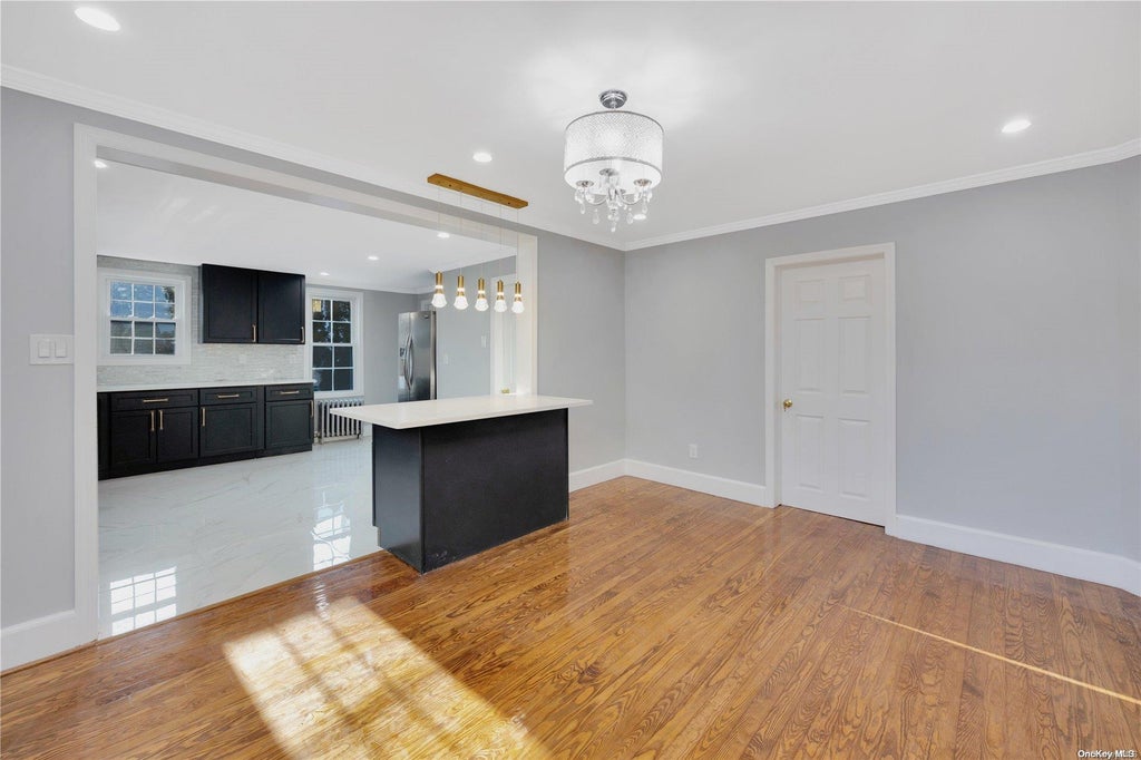 5 of 17 - 160 Rocklyn Avenue, Lynbrook, NY