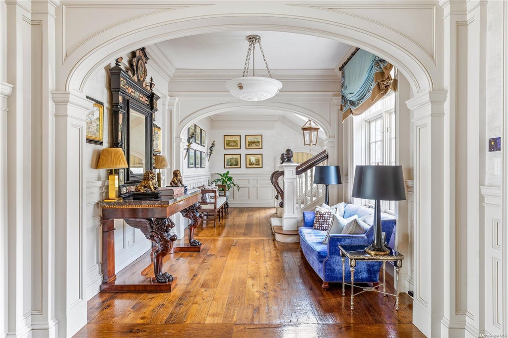 14 of 36 - 6 Spring Hill Lane, Old Westbury, NY