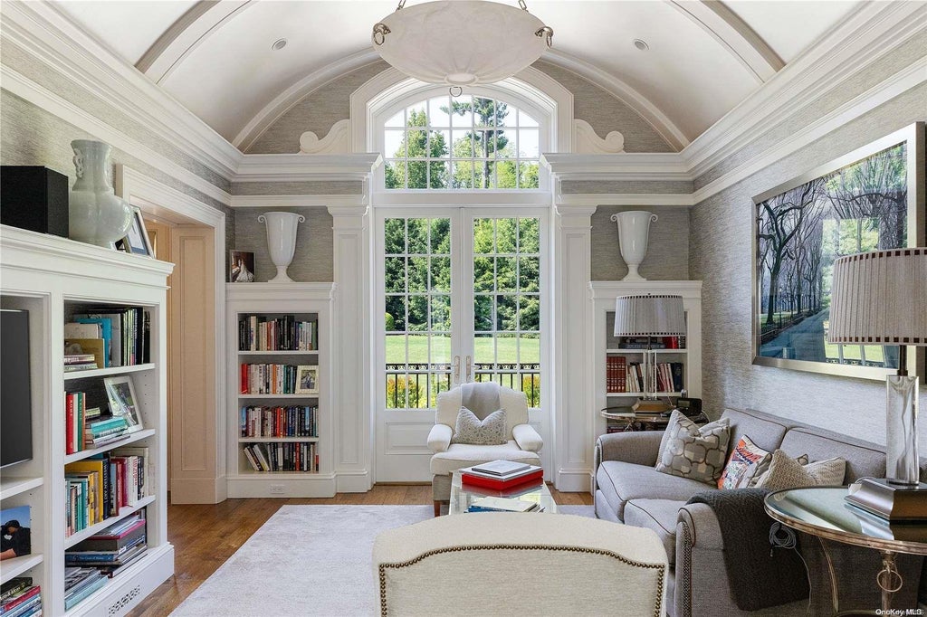 17 of 36 - 6 Spring Hill Lane, Old Westbury, NY
