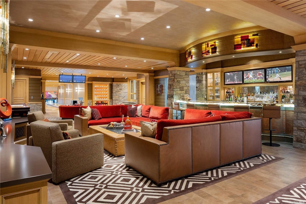 24 of 36 - 6 Spring Hill Lane, Old Westbury, NY