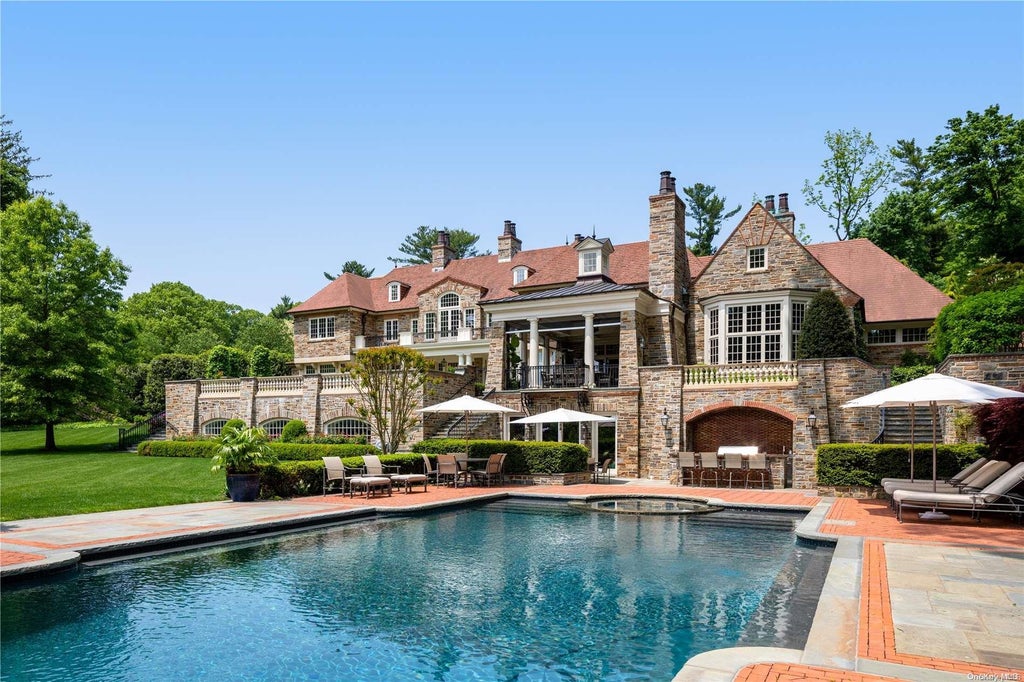 30 of 36 - 6 Spring Hill Lane, Old Westbury, NY