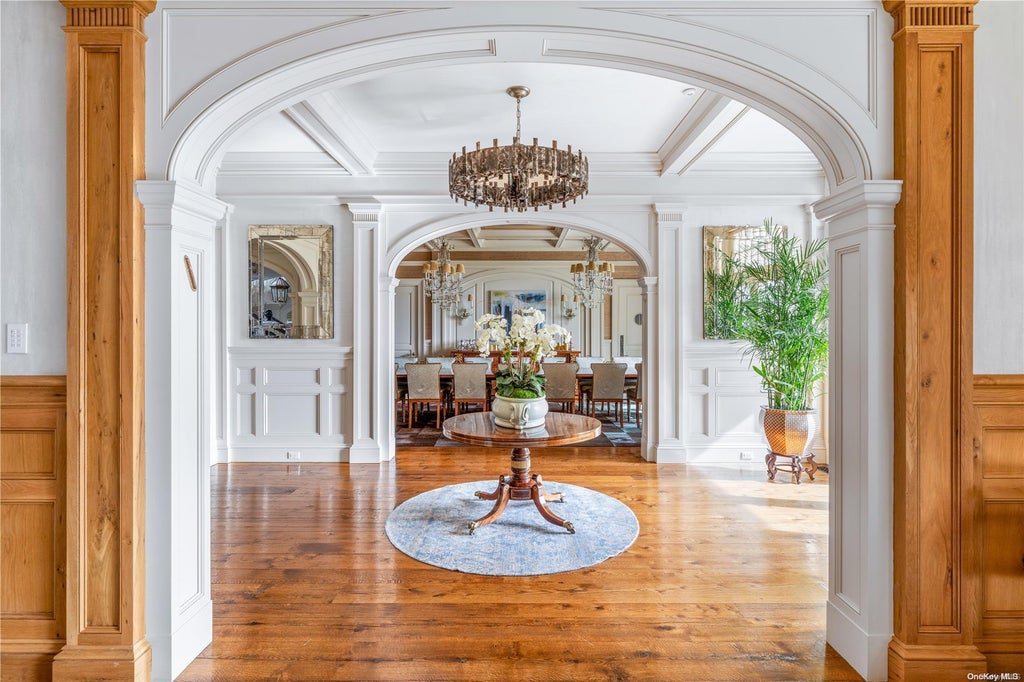 7 of 36 - 6 Spring Hill Lane, Old Westbury, NY