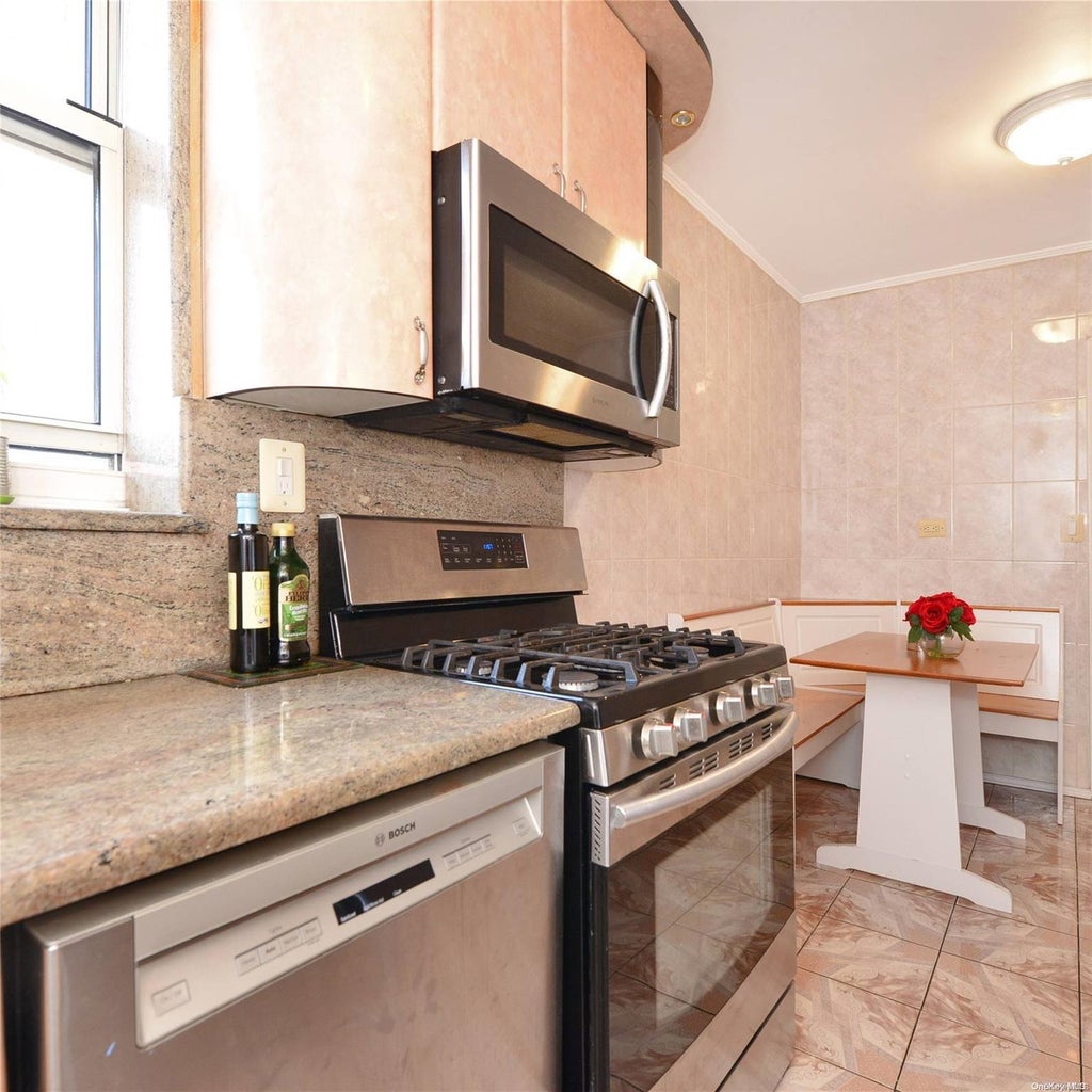 9 of 16 - 99-15 66th Avenue # 4c, Rego Park, NY