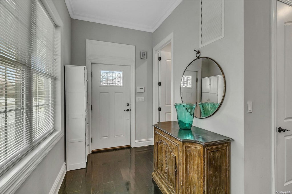 3 of 24 - 2 Seaman Road, Glen Cove, NY