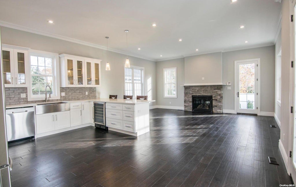 6 of 24 - 2 Seaman Road, Glen Cove, NY