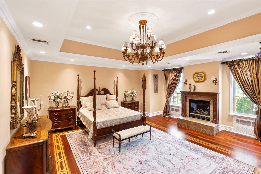 20 of 35 - 5 Center Drive, Malba, NY