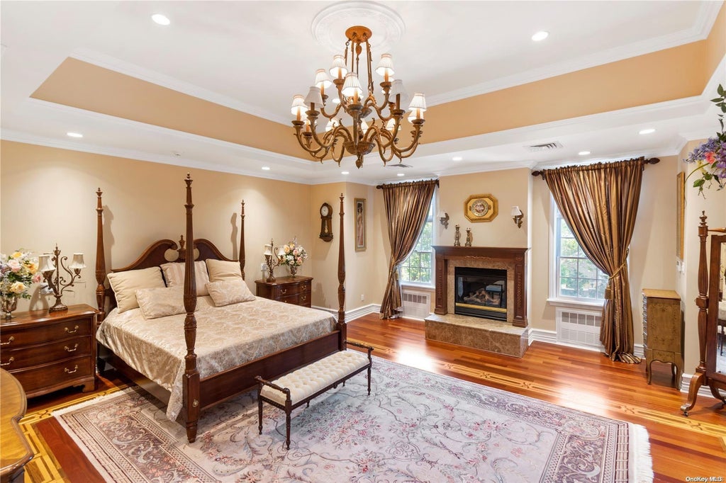 21 of 35 - 5 Center Drive, Malba, NY