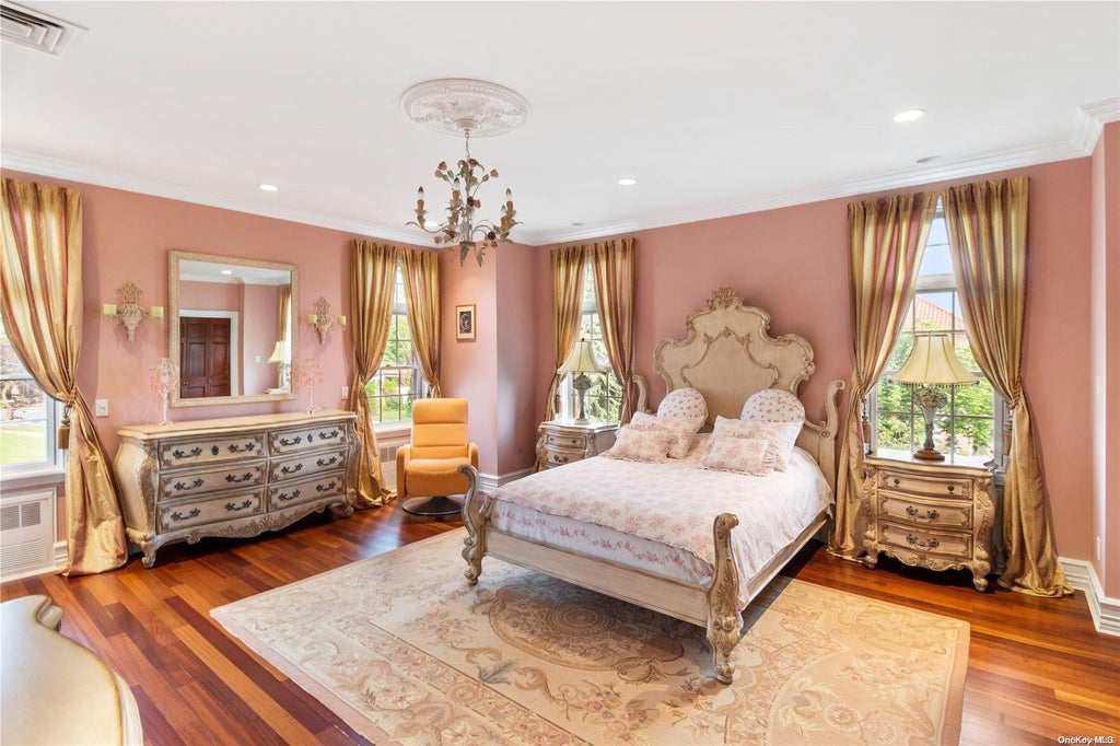 24 of 35 - 5 Center Drive, Malba, NY