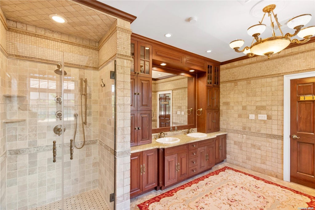 28 of 35 - 5 Center Drive, Malba, NY