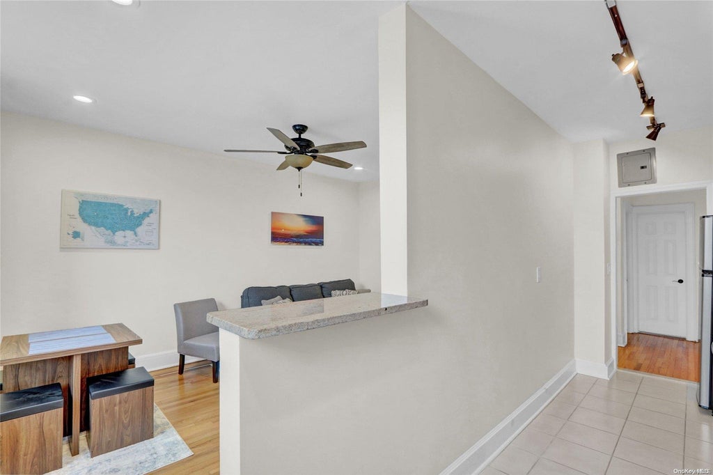 13 of 21 - 185 Atlantic Avenue # C3, Lynbrook, NY