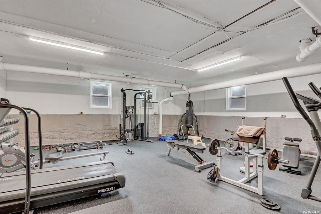 17 of 21 - 185 Atlantic Avenue # C3, Lynbrook, NY