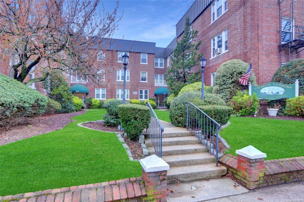 2 of 21 - 185 Atlantic Avenue # C3, Lynbrook, NY