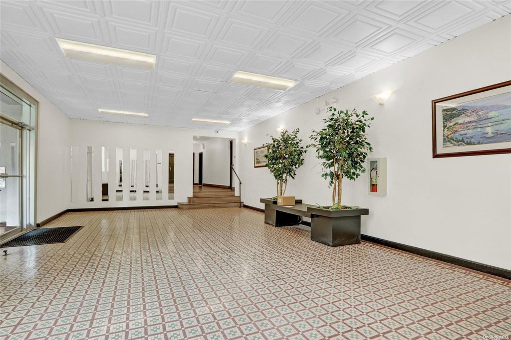 3 of 21 - 185 Atlantic Avenue # C3, Lynbrook, NY