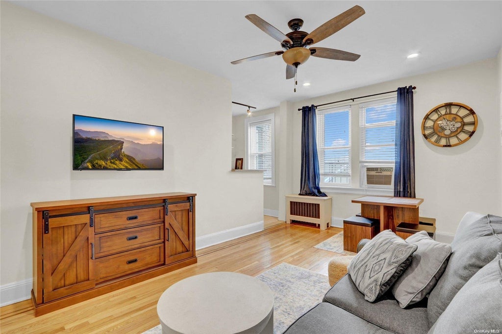 7 of 21 - 185 Atlantic Avenue # C3, Lynbrook, NY