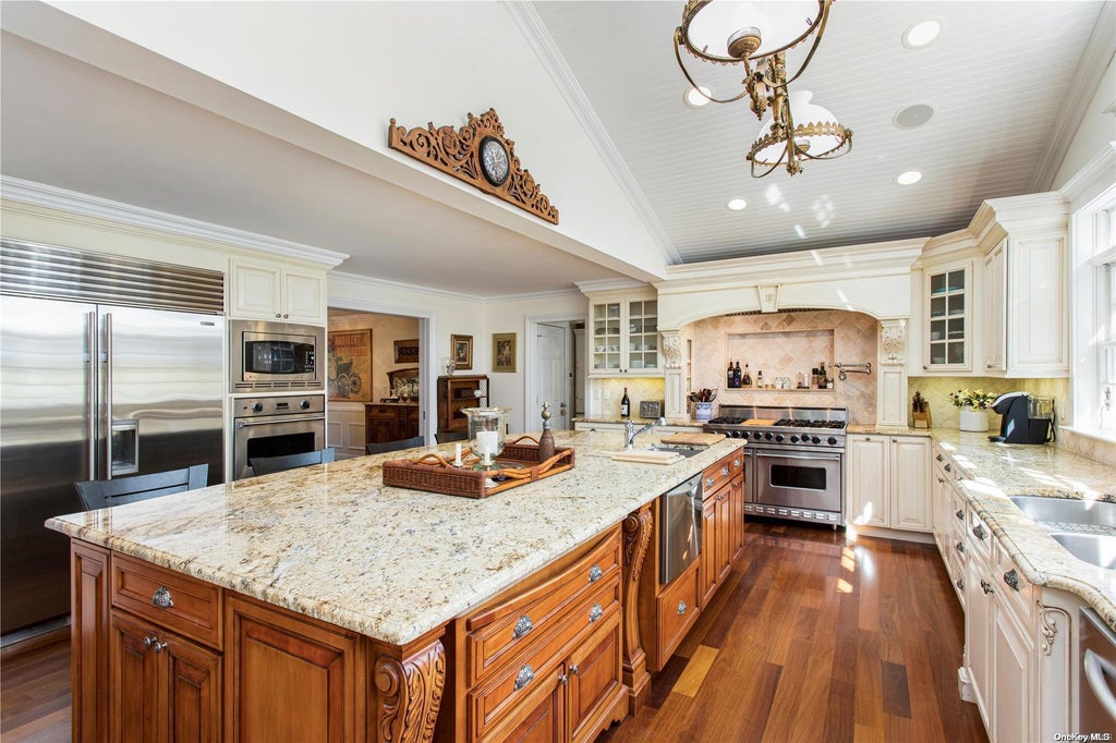 9 of 34 - 11 Pheasant Lane, Remsenburg, NY