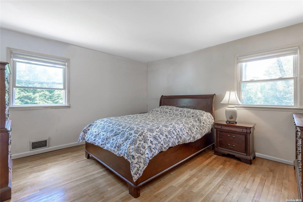 16 of 27 - 21 Kodiak Drive, Woodbury, NY