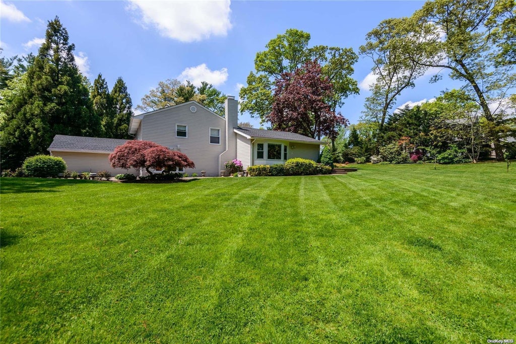 23 of 27 - 21 Kodiak Drive, Woodbury, NY