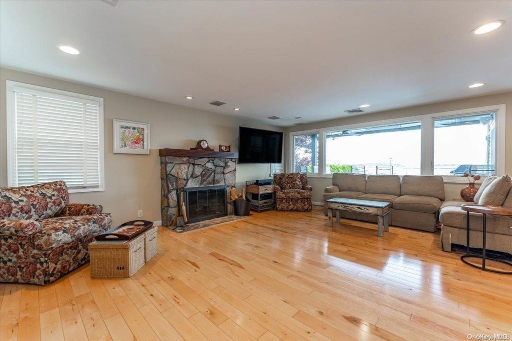 5 of 37 - 327 Pine St., Long Beach, NY