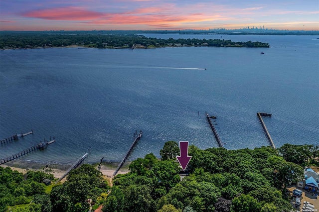 18 Hicks Lane, Sands Point