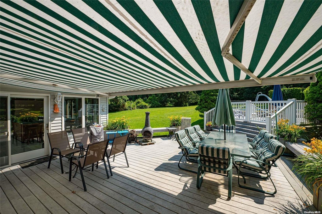 28 of 34 - 7 Somner Drive, Dix Hills, NY