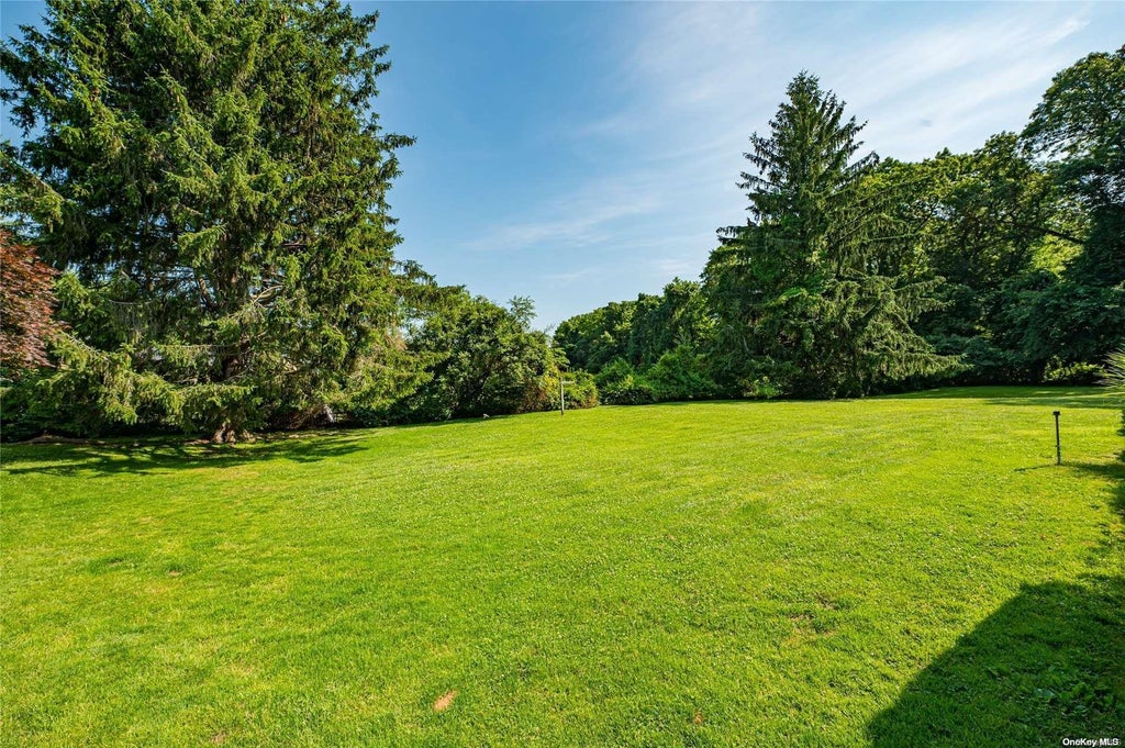 32 of 34 - 7 Somner Drive, Dix Hills, NY