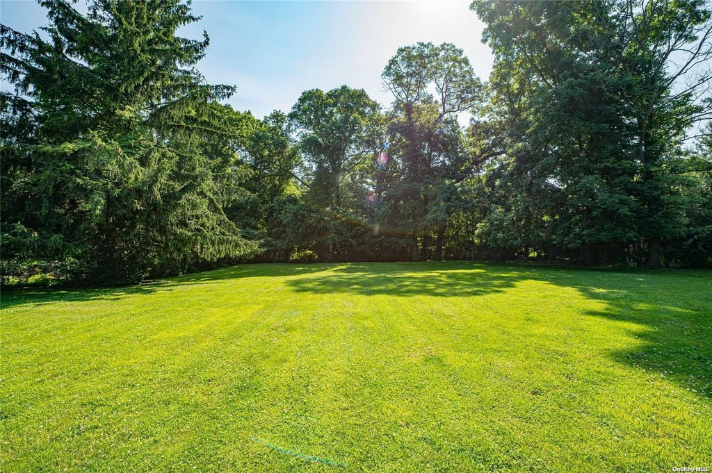 33 of 34 - 7 Somner Drive, Dix Hills, NY